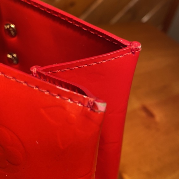 LV Vernis Red Reade PM Tote - Picture 13 of 14